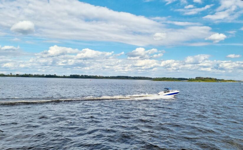 Речные прогулки в загородном клубе Онегин Парк